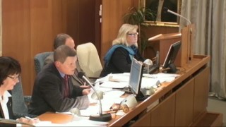 Överlåtelse av fastigheten Mäklaren 1, Vilhelmsro B2, till Värsåsvillan AB