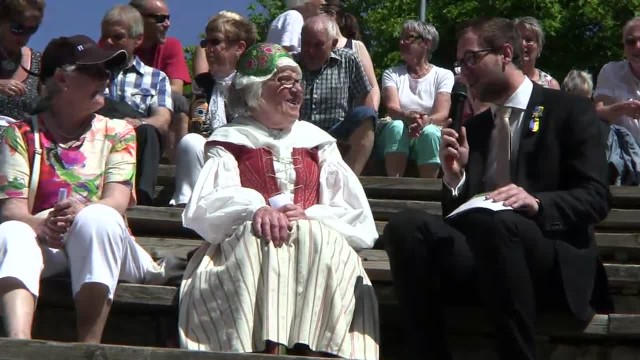 Folkdräkt
