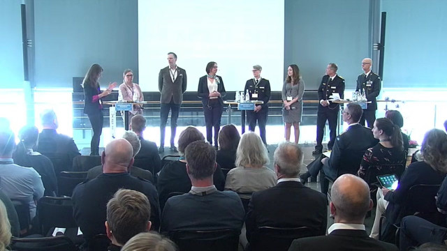 Totalförsvaret på scenen Paneldiskussion: Var är vi idag?