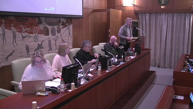 2. Inkomna motioner, interpellationer och frågor