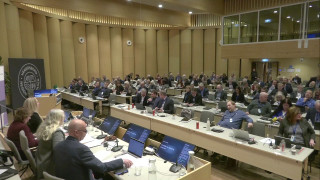 30-32. Inkomna motioner, anmälningar och val