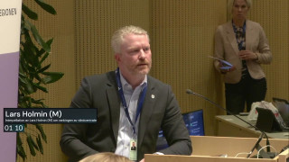 12. Interpellation: Holmin om vårdcentraler i Sjuhärad