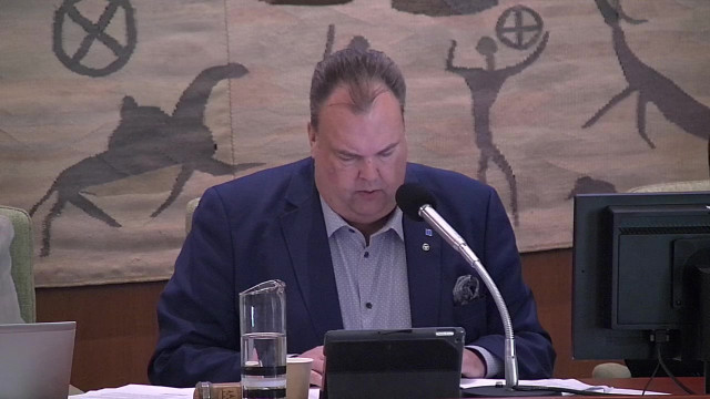 2. Inkomna motioner, interpellationer och frågor