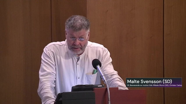 18. Motion om ombyggnation av Fogdegatan