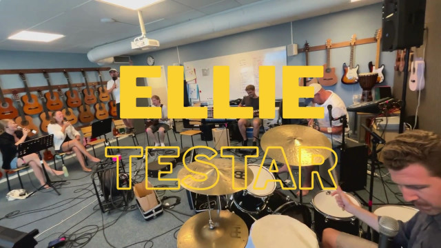 Elliot testar - Lovsångsteamet